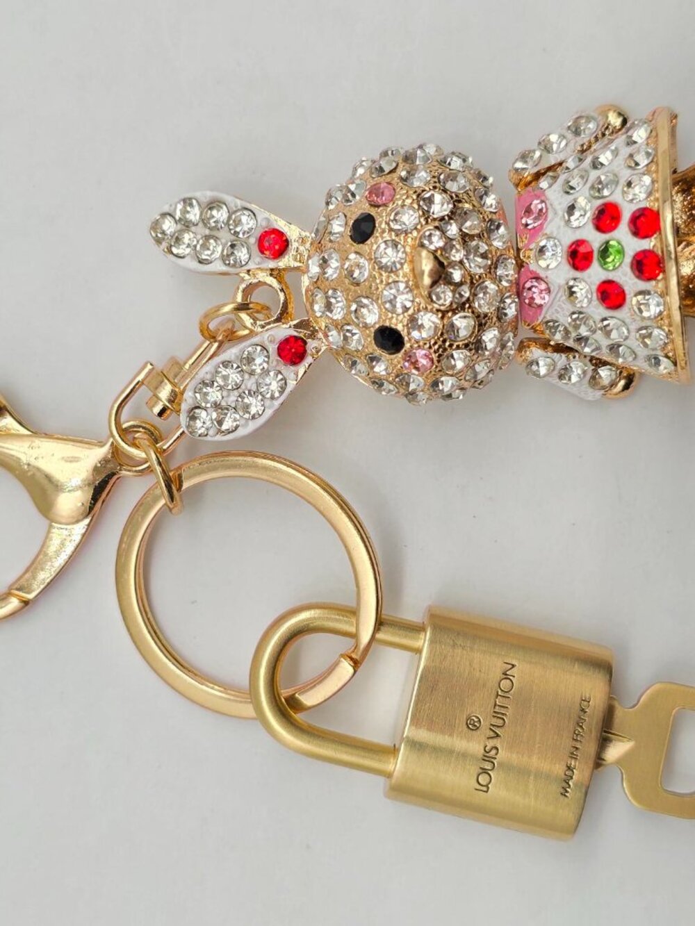 Authentic Louis Vuitton Gold Lock 🔒 Unbranded Rhinestone Bunny Rabbit Keychain - Picture 9 of 9
